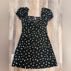 🌼5 for 30🌼 H&M: Floral A-Line Mini Dress. Puff Sleeves. Size XS